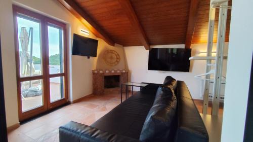 Marini Apartment | The Best Seaview from the Terrace with Jacuzzi, Relax & Pools - Dorotea Infinity