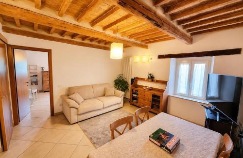 Monte Fabbri Apartment | Foxes house
