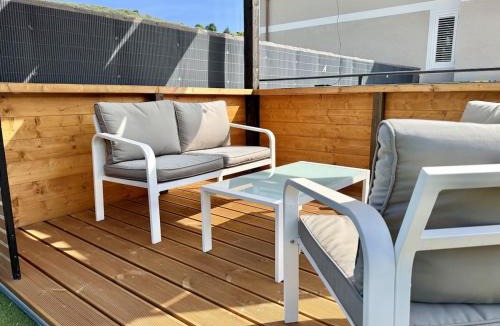 Costa dʼOneglia Apartment | HOST4U - Dimora degli Ulivi, New Apartment with one Bedroom, Terrace and Parking, 10 minutes to the beach