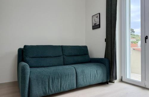 Costa dʼOneglia Apartment | HOST4U - Dimora degli Ulivi, New Apartment with one Bedroom, Terrace and Parking, 10 minutes to the beach