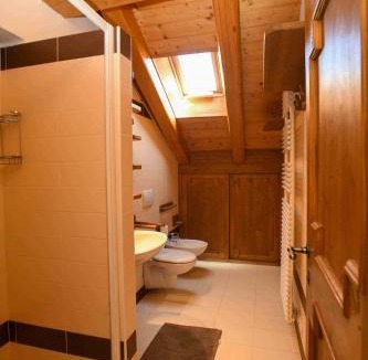 Bocenago Apartment | Dolomiti Deluxe Bocenago 150 mq 3 camere 3 bagni