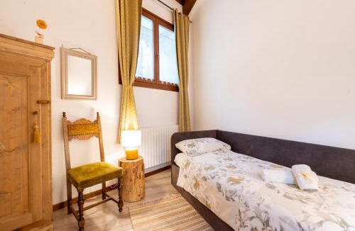 Valtellina House | Dimora Perla di Villa - Spacious Wine Estate Retreat near Bernina Express