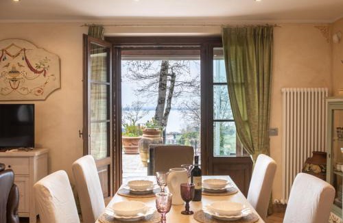 San Feliciano Villa | Villa Oleandra sul Lago by Interhome