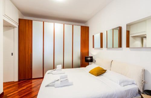 Porta Romana Apartment | Porta Romana Living - Near Metro Station by InnStay