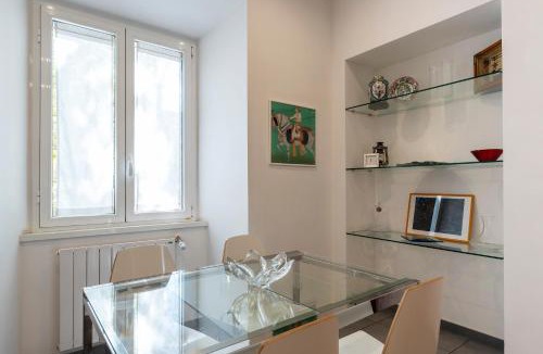 Salario Apartment | GuestHost - Porta Pia & Villa Torlonia Apartment with Balcony