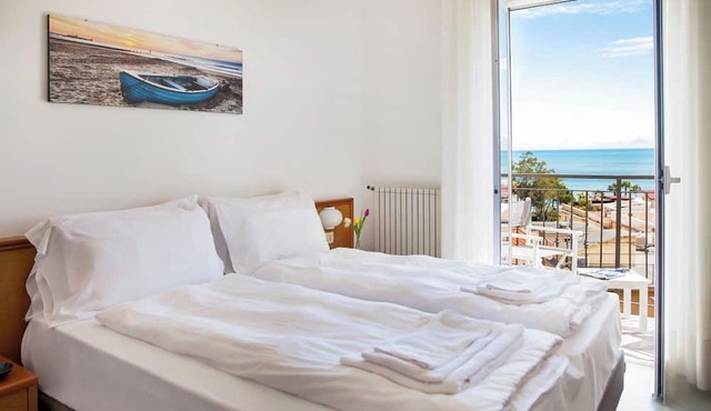 Hotel Tritone