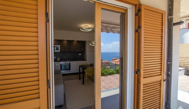 Fully equipped apartment with Seaview | Ap04