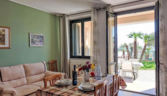 Nice apartment for 6 people with WIFI, pool, TV, terrace and pets allowed