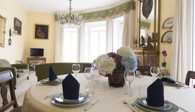 Luxurious apartment in the center of Naples with breathtaking views of Vesuvius