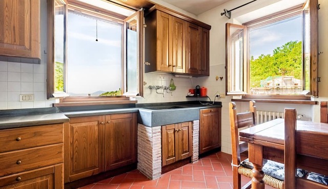 Holiday Home 'Alla Polla Relax Vicino Lucca' with Mountain View, Private Pool and Wi-Fi