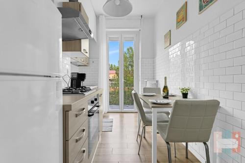 ADR16 Elegant Three-Room Flat in a Peaceful Area
