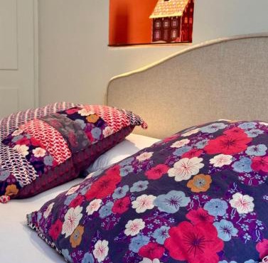 YR Apartments - Duca D'Aosta - 3 Min Walk to Central Station