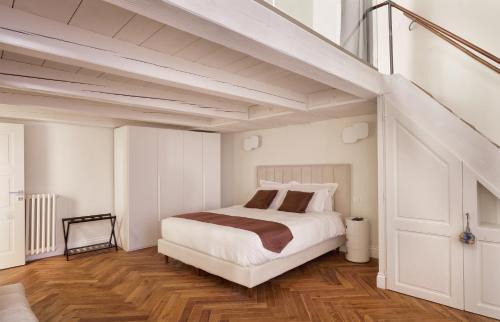 Loft moderno vista centro città J House