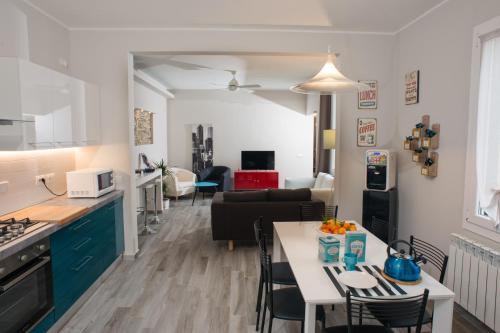 Orsini Family Deluxe Apartment by Mamo Florence